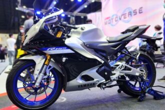 Yamaha R15 M